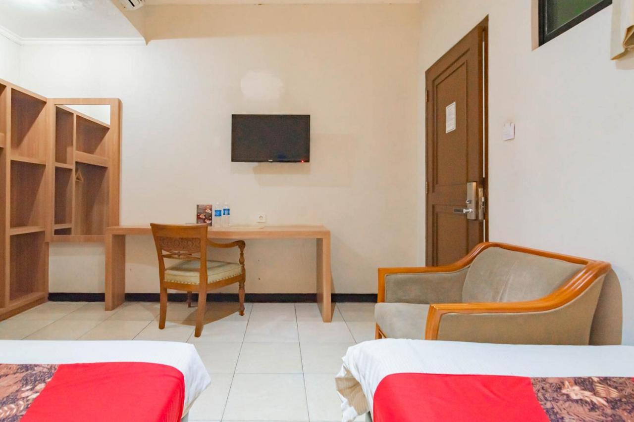 Cihampelas Hotel 2 Mitra Reddoorz Bandung Exterior photo