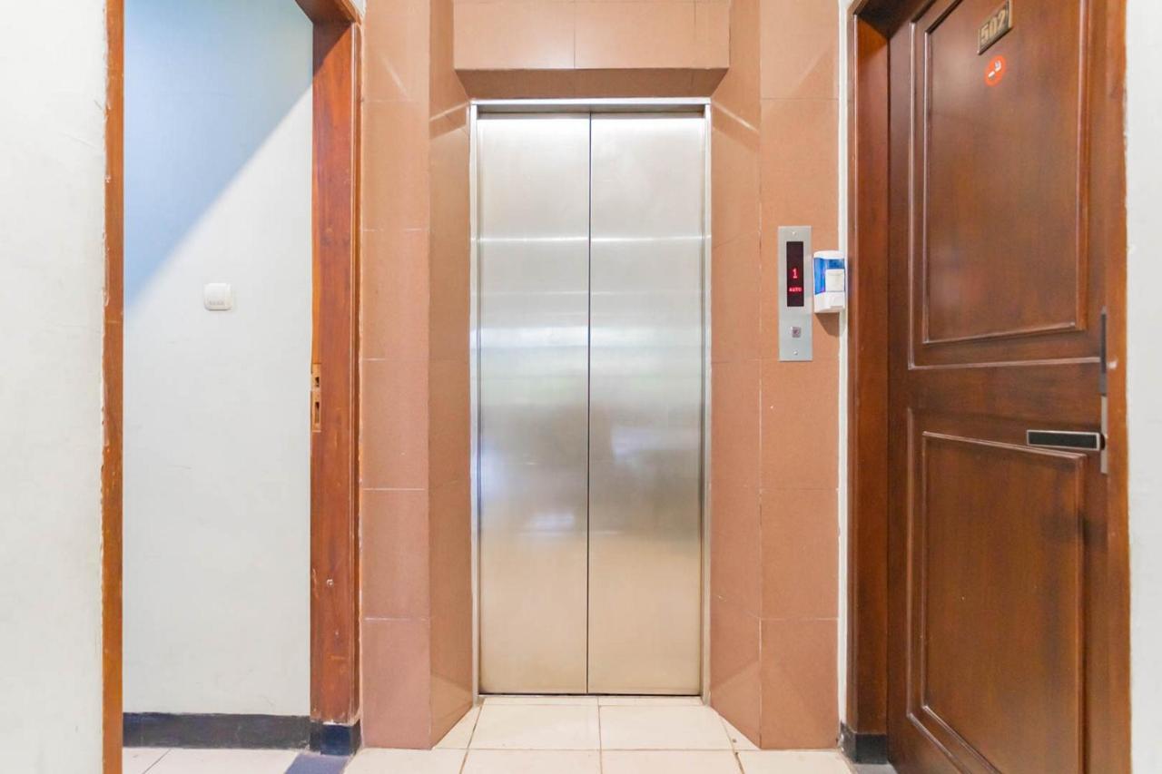 Cihampelas Hotel 2 Mitra Reddoorz Bandung Exterior photo