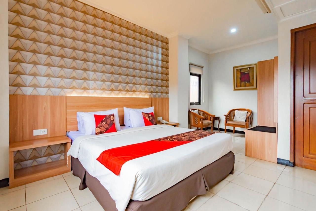 Cihampelas Hotel 2 Mitra Reddoorz Bandung Exterior photo