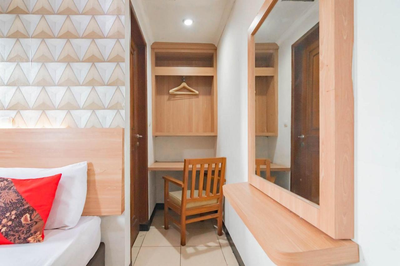 Cihampelas Hotel 2 Mitra Reddoorz Bandung Exterior photo
